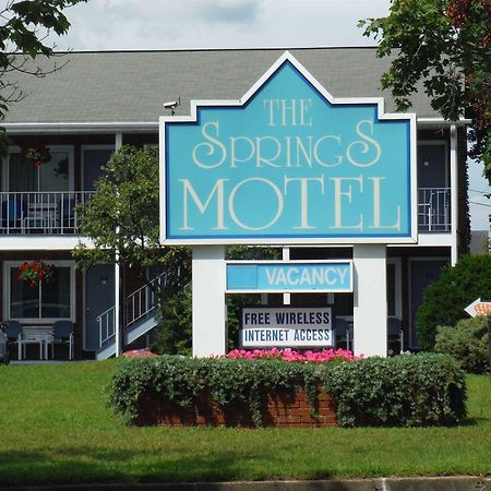 The Springs Motel Saratoga Springs Exterior photo