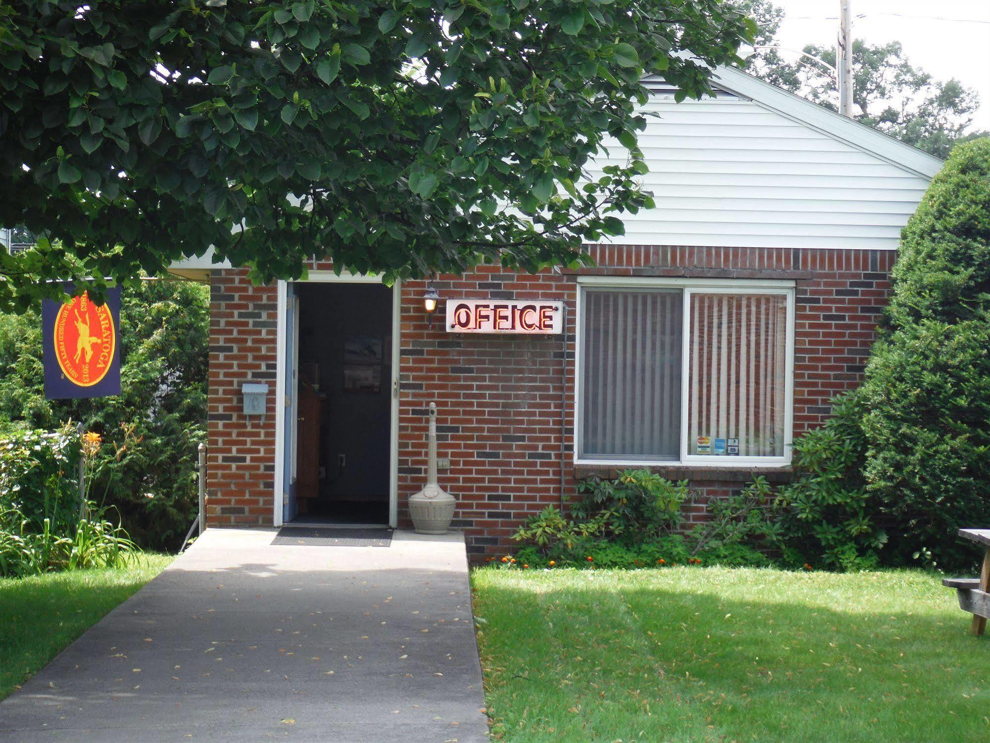 The Springs Motel Saratoga Springs Exterior photo
