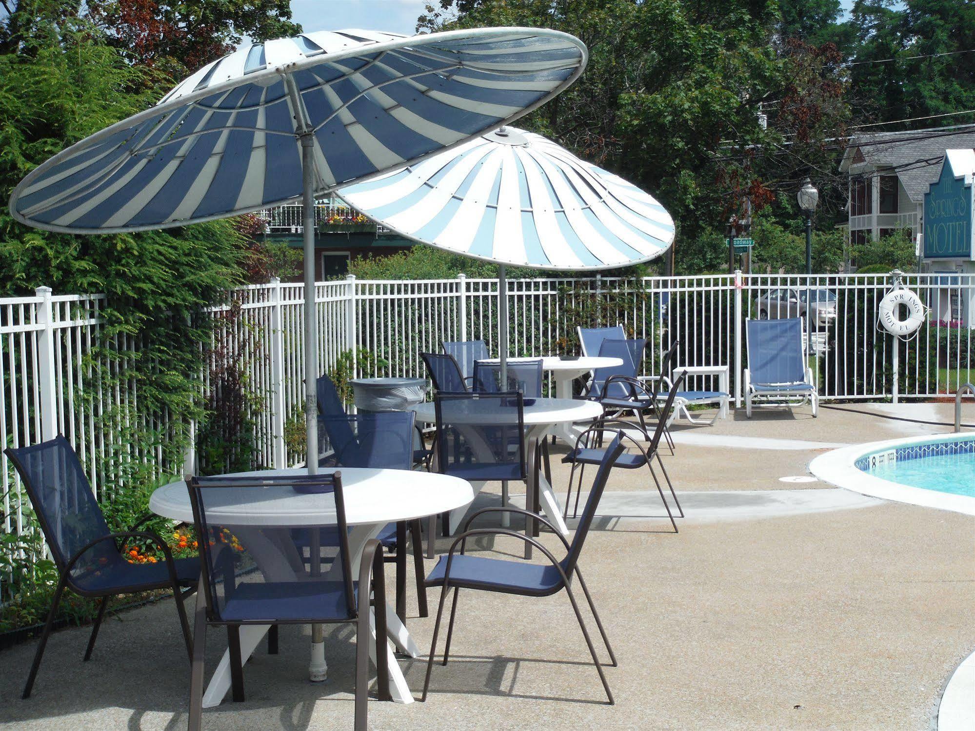 The Springs Motel Saratoga Springs Exterior photo
